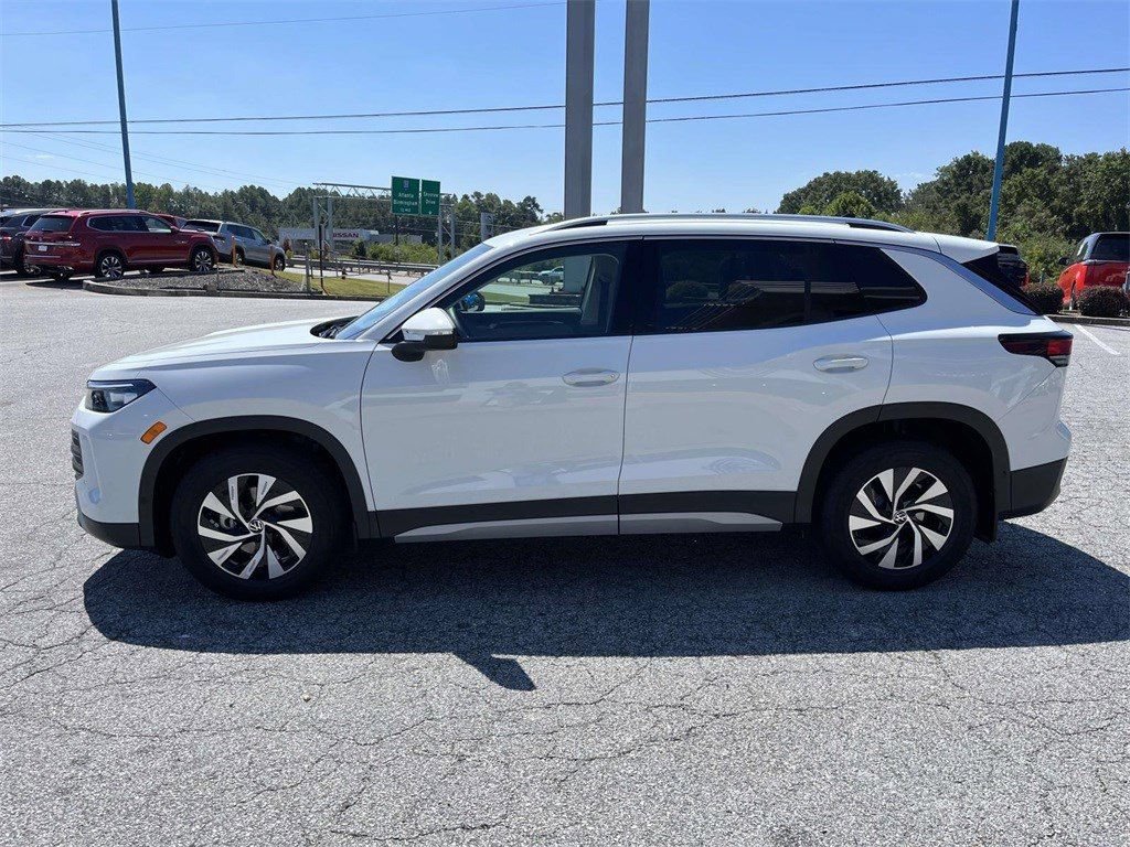 Used 2025 Volkswagen Tiguan S FWD image 8