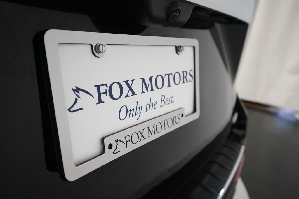 Used 2023 Ford Explorer Limited w/ Equipment Group 301A AWD/4WD image 38