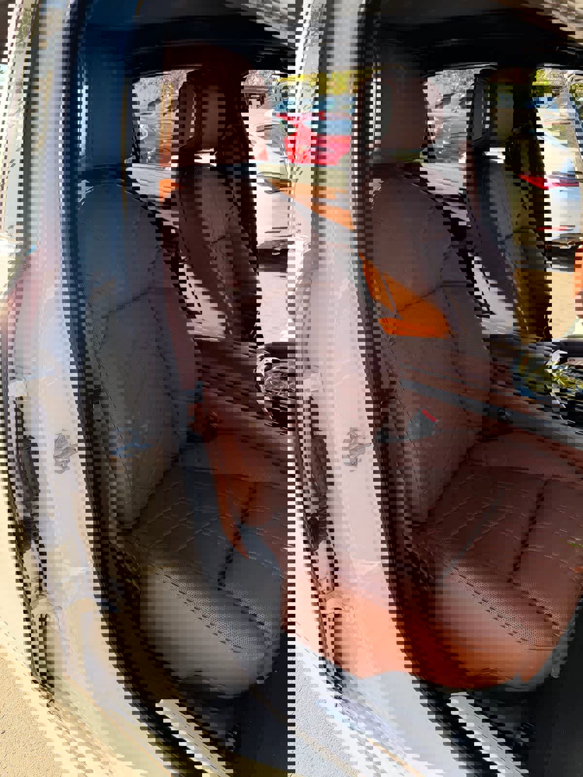 Used 2025 BMW i7 eDrive50 w/ Premium Package image 12