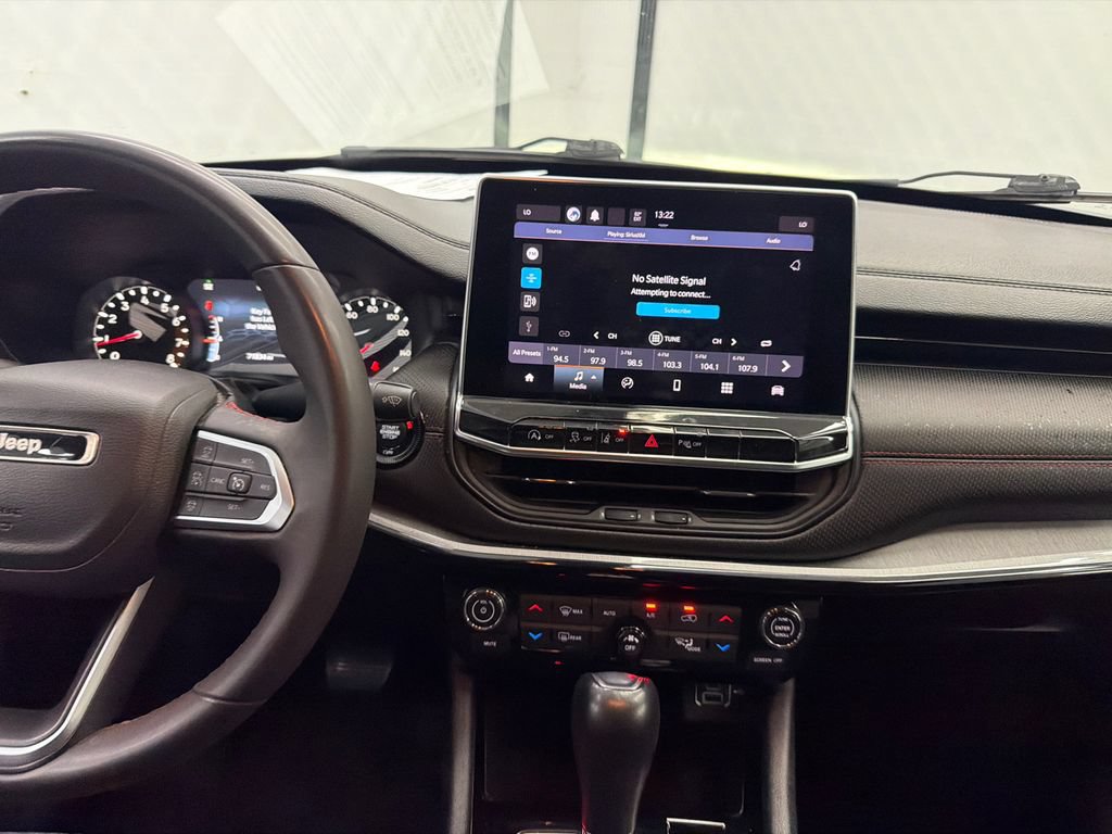Used 2023 Jeep Compass Trailhawk AWD/4WD image 27
