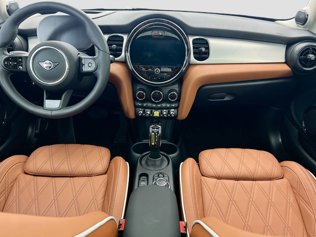 Certified 2024 MINI Cooper SE image 17