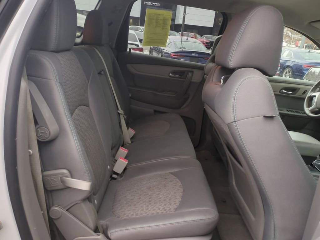 Used 2017 Chevrolet Traverse LT image 26