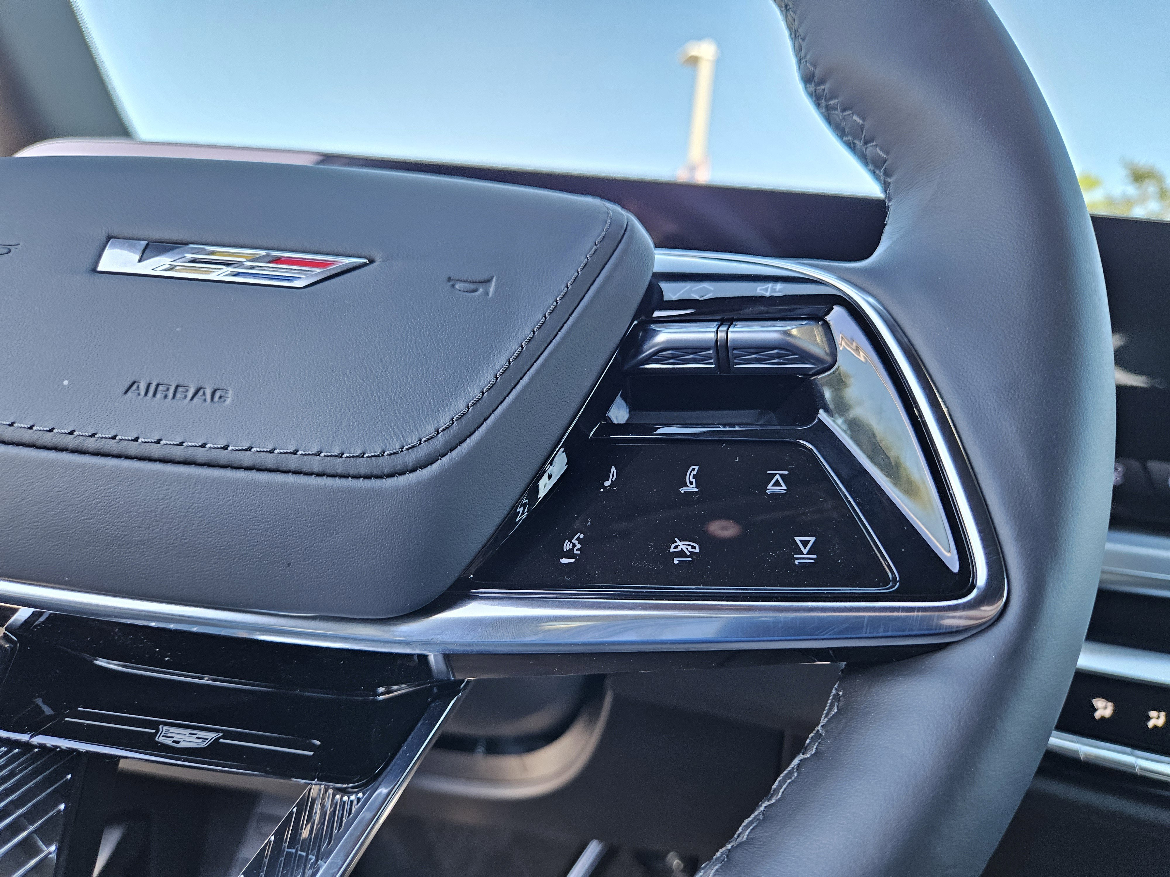 New 2026 Cadillac Lyriq V image 33