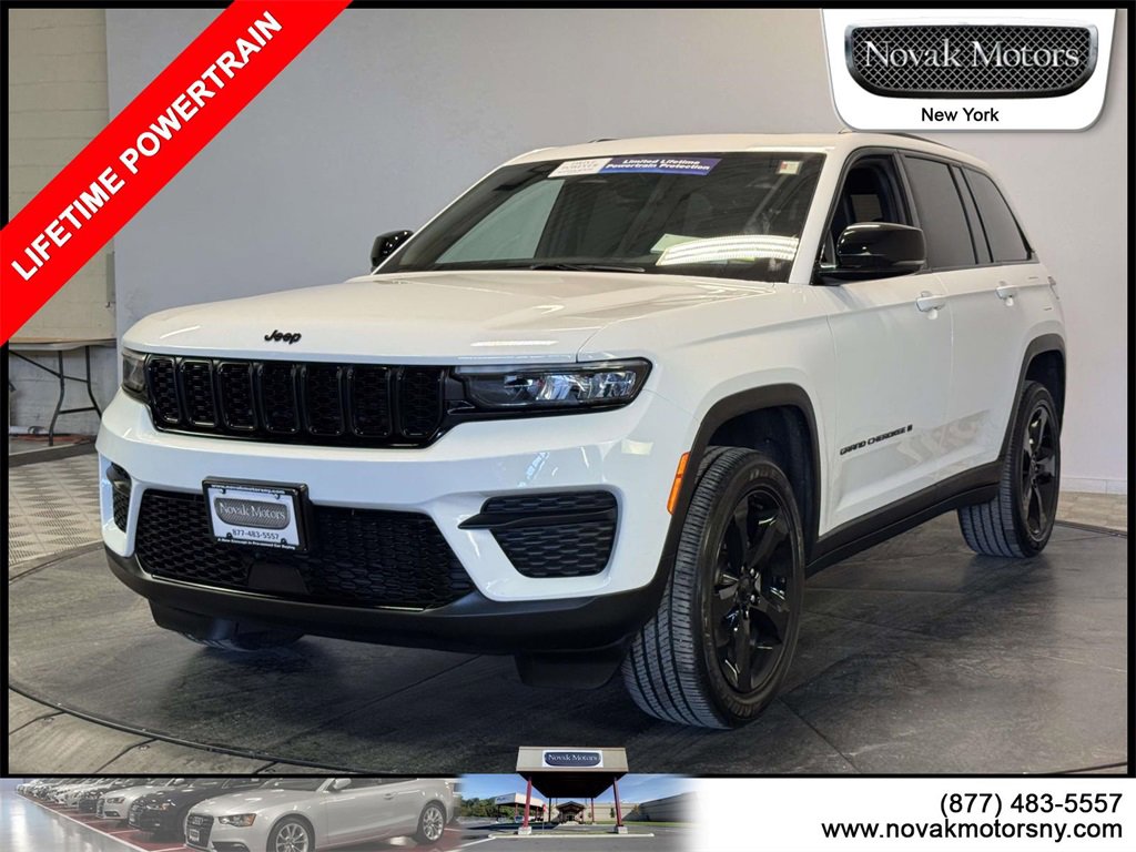Used 2023 Jeep Grand Cherokee Altitude image 4