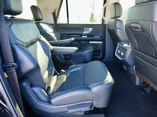 Used 2025 Ford Expedition Max Platinum w/ Driver's Package image 10