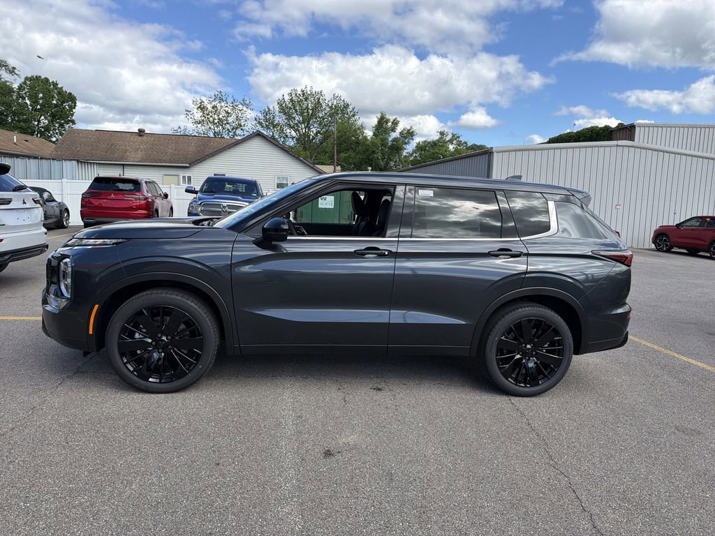 New 2026 Mitsubishi Outlander LE FWD image 8