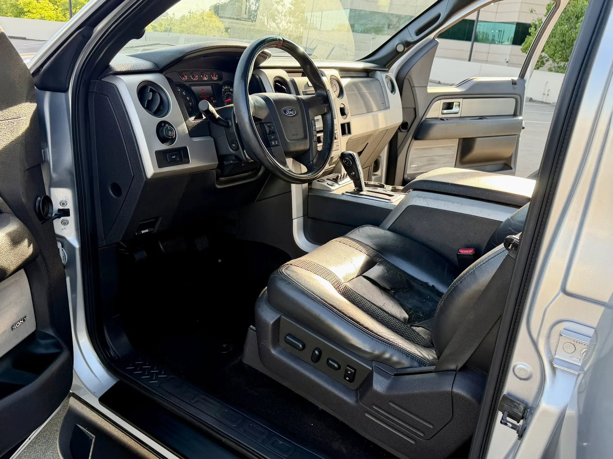 Used 2011 Ford F150 Raptor w/ Raptor Luxury Pkg AWD/4WD image 32