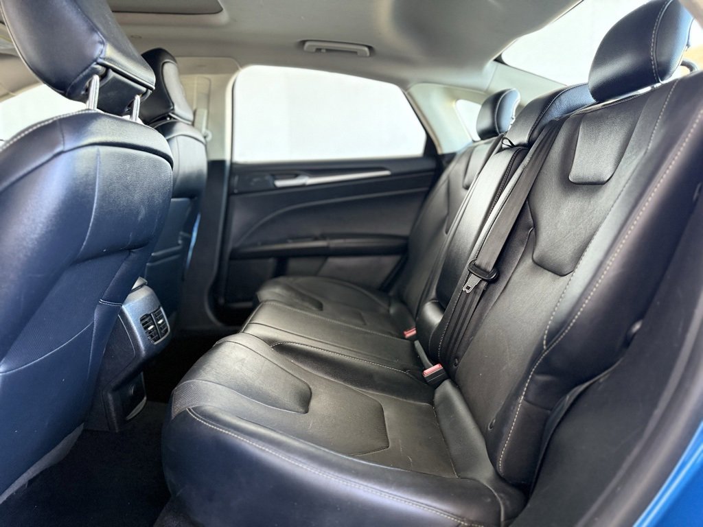 Used 2020 Ford Fusion Titanium image 23