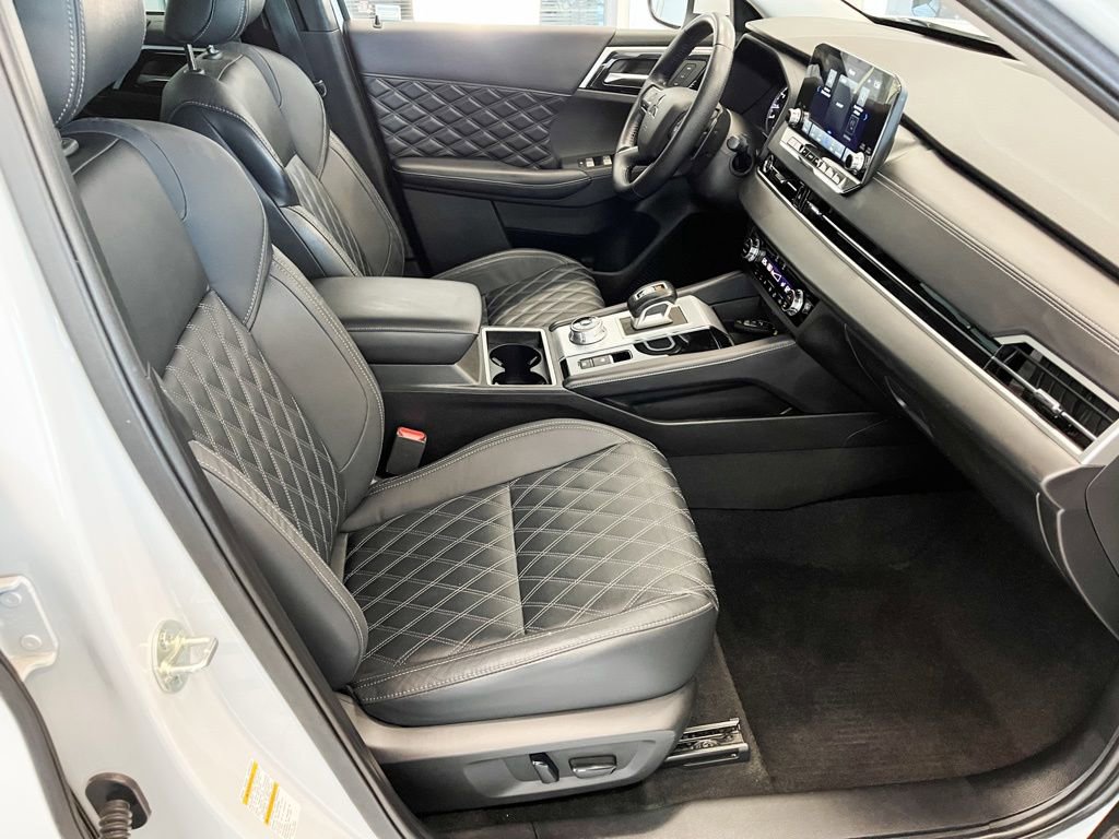 Used 2022 Mitsubishi Outlander SEL image 35