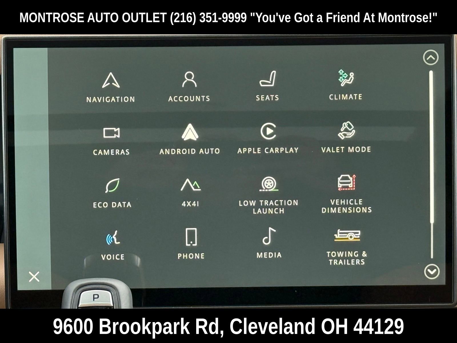 New 2026 Land Rover Defender 130 X-Dynamic SE image 24