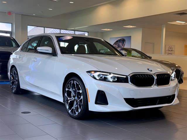 New 2025 BMW 330i xDrive Sedan w/ Premium Package AWD/4WD image 23