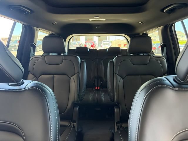 New 2026 Jeep Grand Cherokee L Limited w/ Limited Altitude Package AWD/4WD image 17