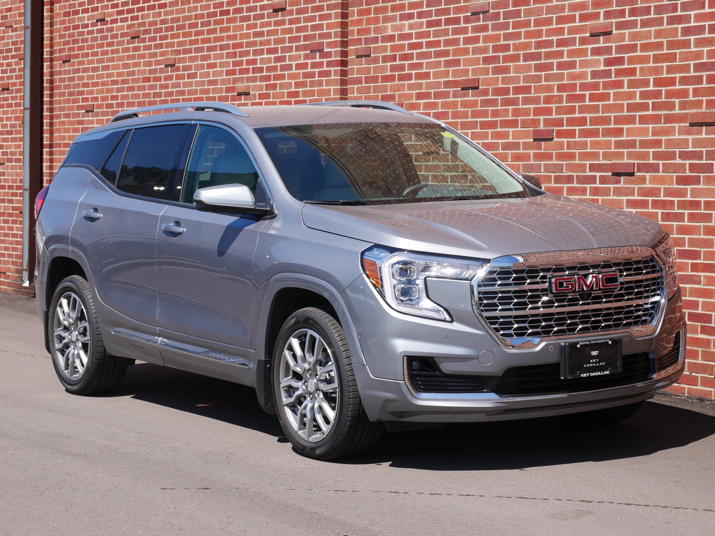 Used 2024 GMC Terrain Denali w/ Denali Premium Package AWD/4WD image 27