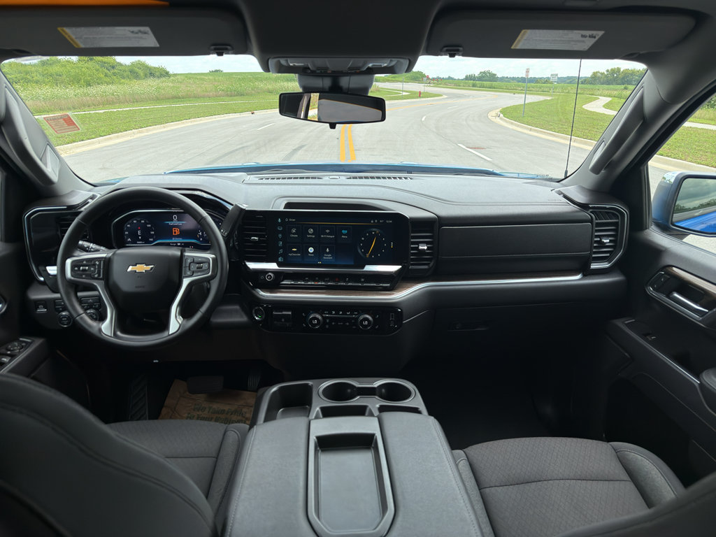 Used 2025 Chevrolet Silverado 1500 LT AWD/4WD image 19
