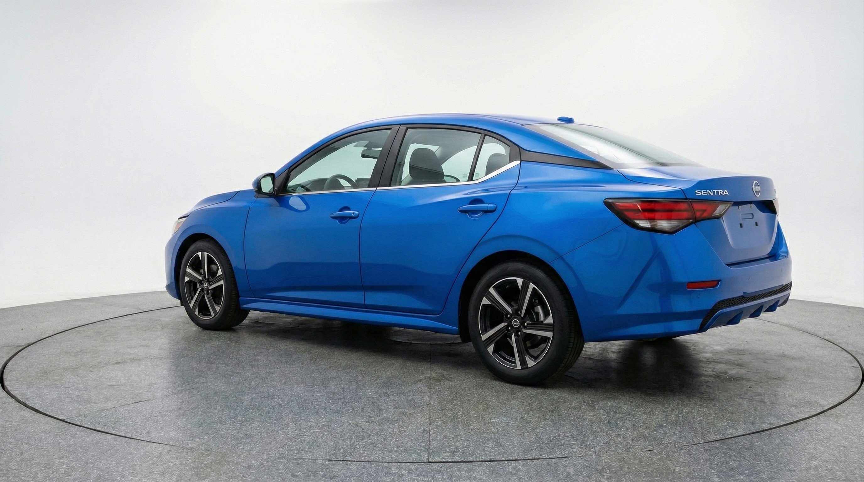 Used 2025 Nissan Sentra SV image 6