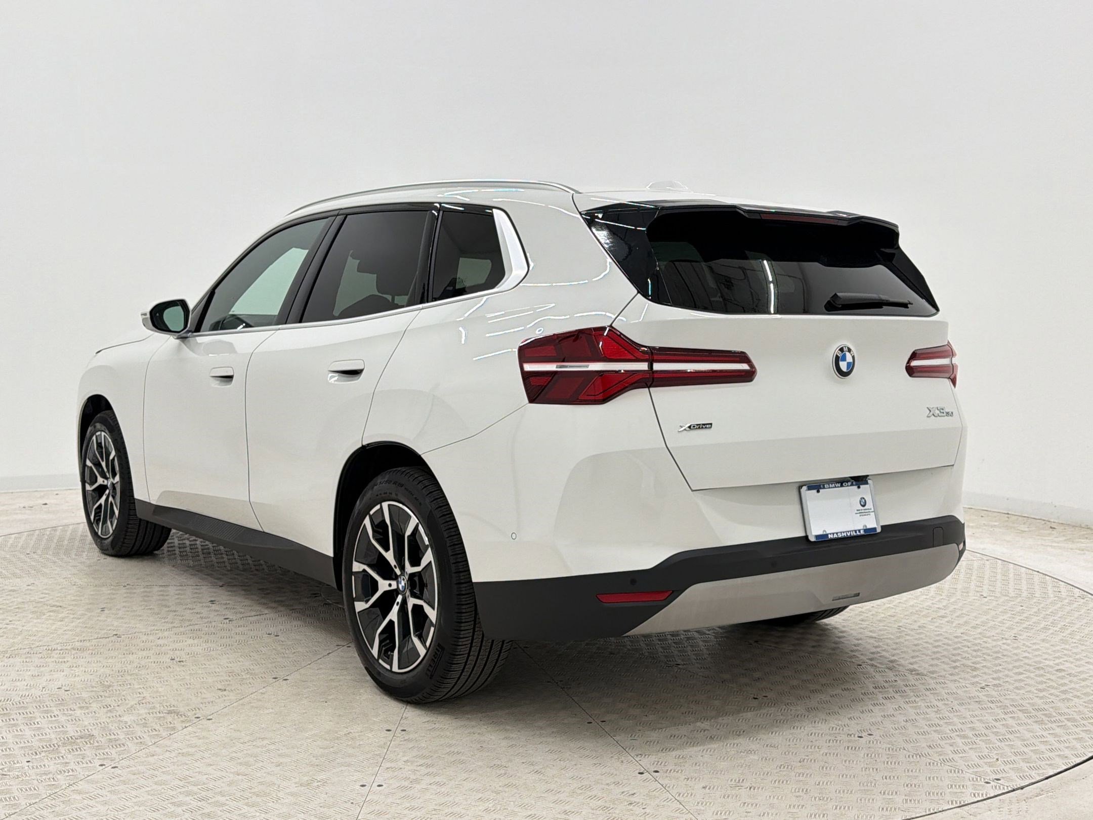 Certified 2025 BMW X3 xDrive30i w/ Premium Package AWD/4WD image 3