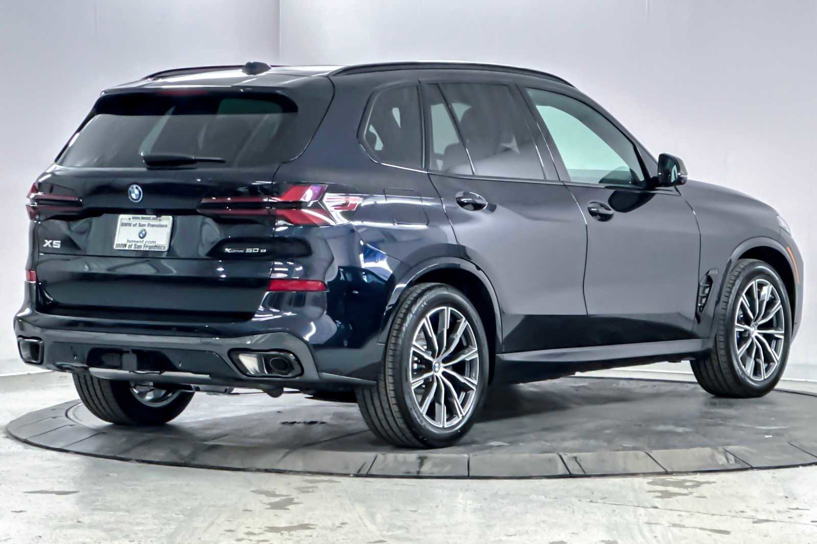 New 2026 BMW X5 xDrive50e w/ M Sport Package image 2
