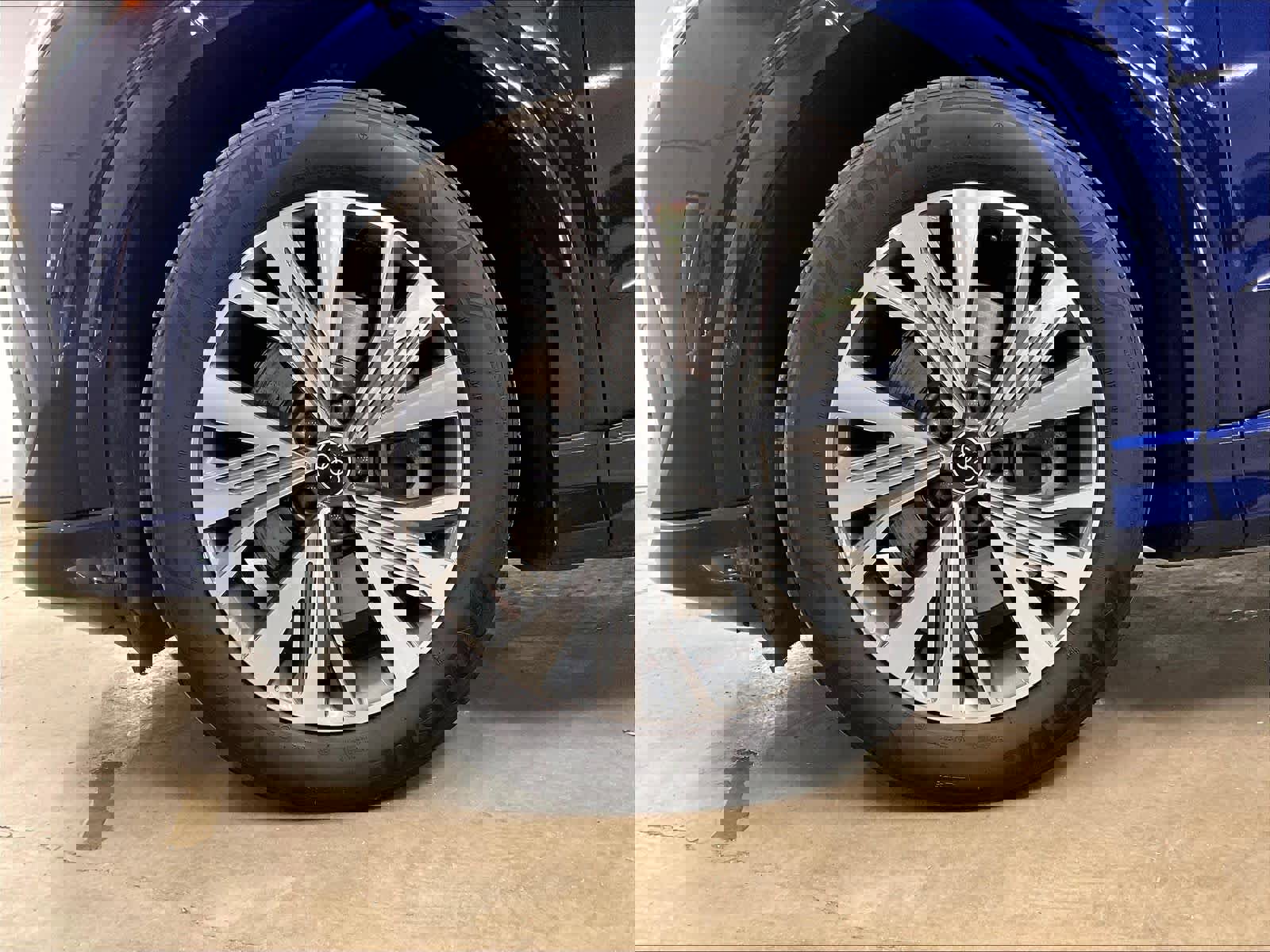 Used 2023 Audi Q4 e-tron Premium Plus w/ Premium Plus image 11