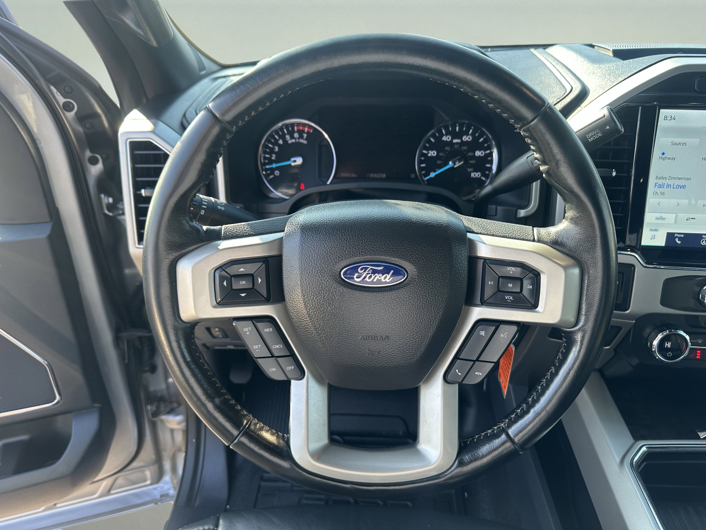 Used 2022 Ford F350 Lariat w/ Black Appearance Package AWD/4WD image 12