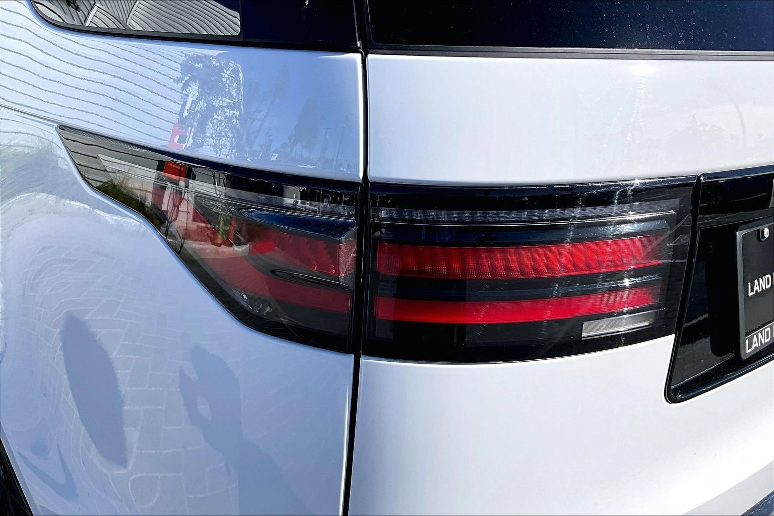 Used 2025 Land Rover Discovery Dynamic SE image 28