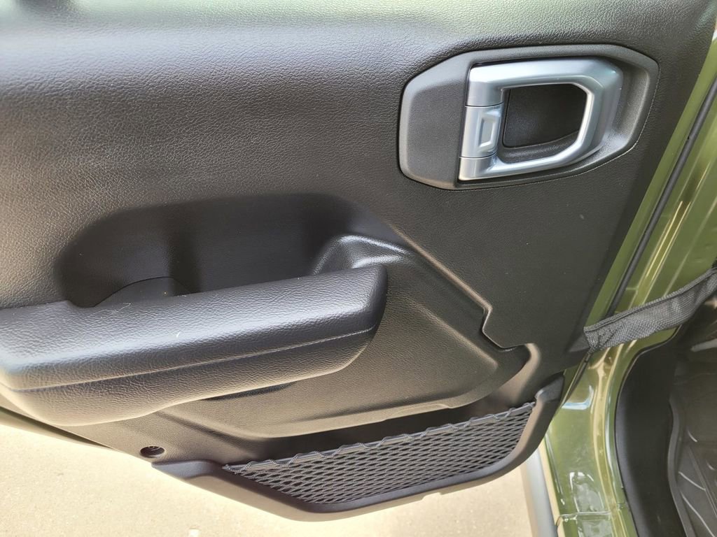 Used 2024 Jeep Wrangler Willys image 16