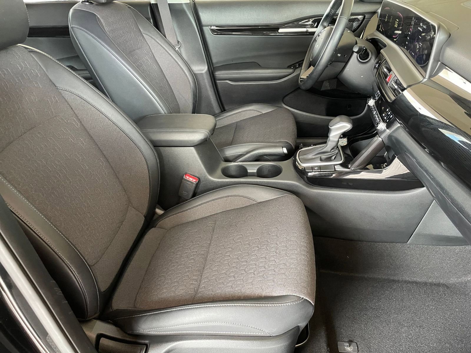 Used 2025 Kia Seltos S FWD image 37