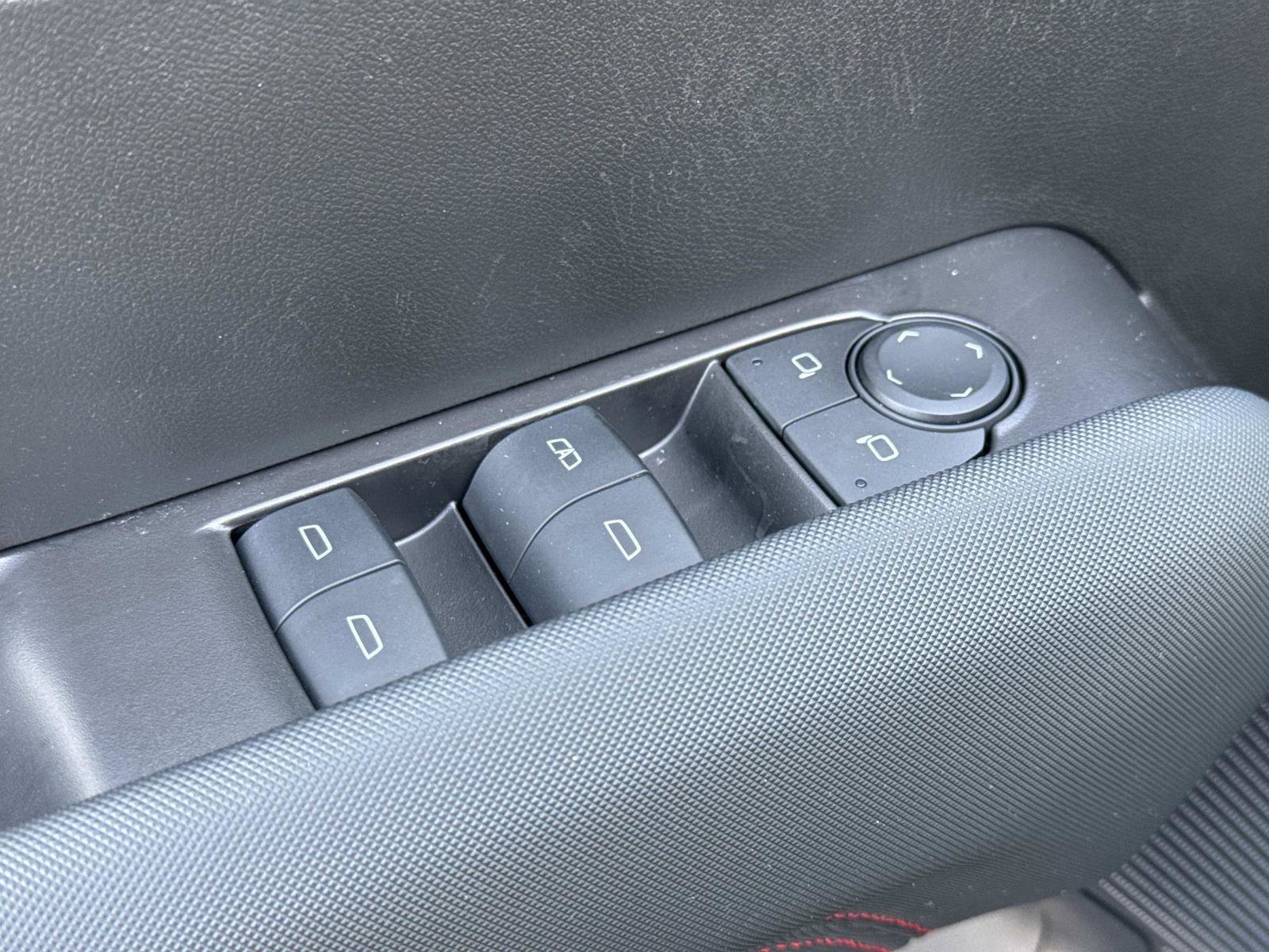 Used 2024 Chevrolet Colorado Z71 w/ Z71 Convenience Package 2 image 15