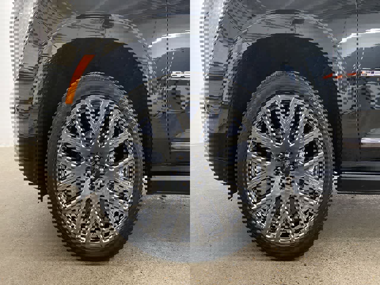 Used 2025 GMC Yukon Denali Ultimate w/ LPO, Floor Liner Package image 11