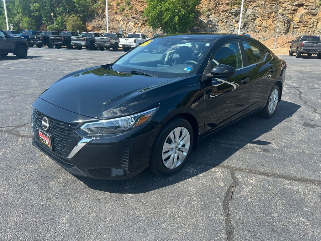 Used 2024 Nissan Sentra S w/ Lighting Package FWD image 3