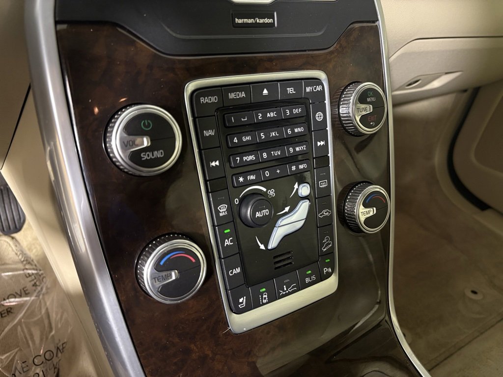 Used 2015 Volvo XC70 T6 Platinum image 27