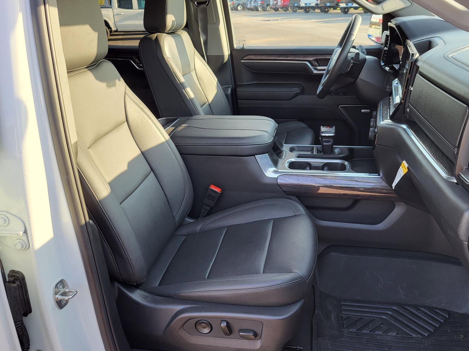 Used 2024 Chevrolet Silverado 1500 LTZ w/ Technology Package image 10