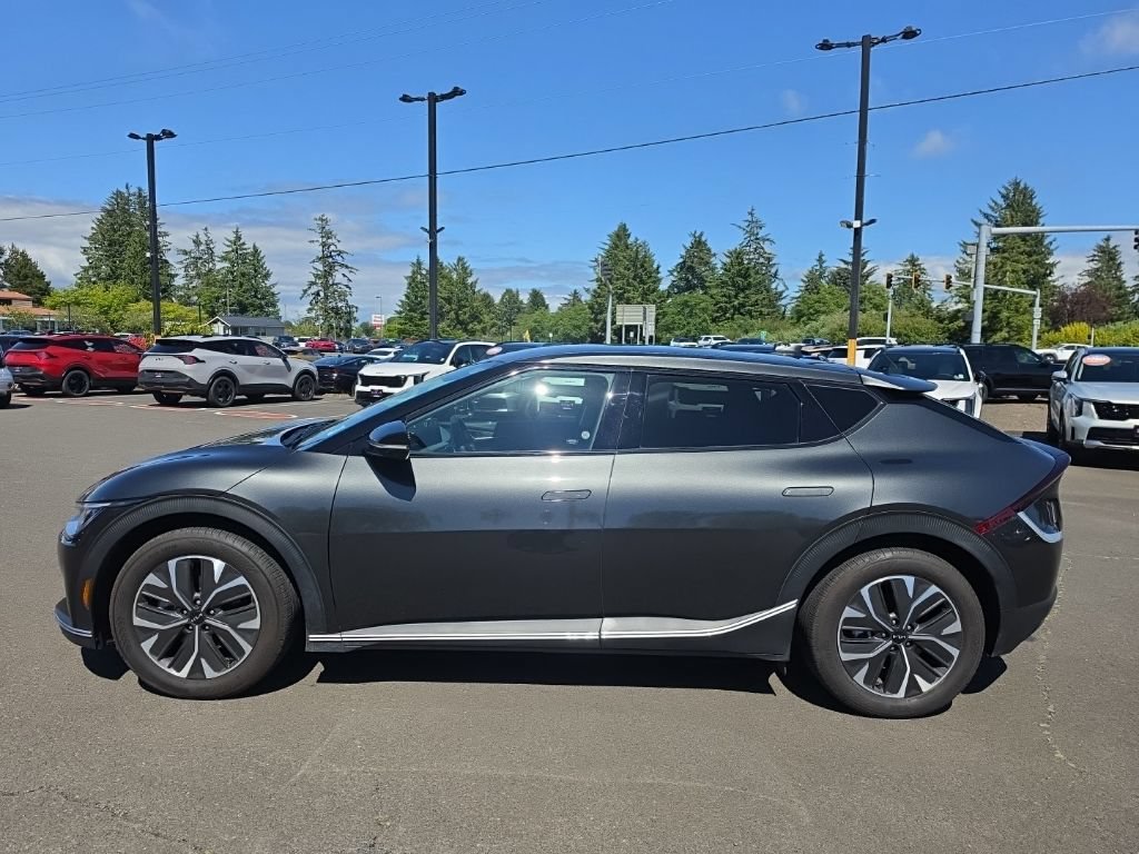 Used 2024 Kia EV6 Light AWD/4WD image 3