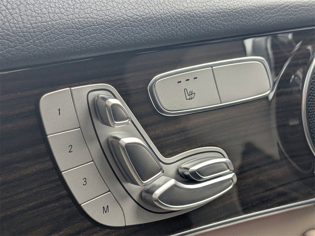 Used 2022 Mercedes-Benz GLC 300 image 34