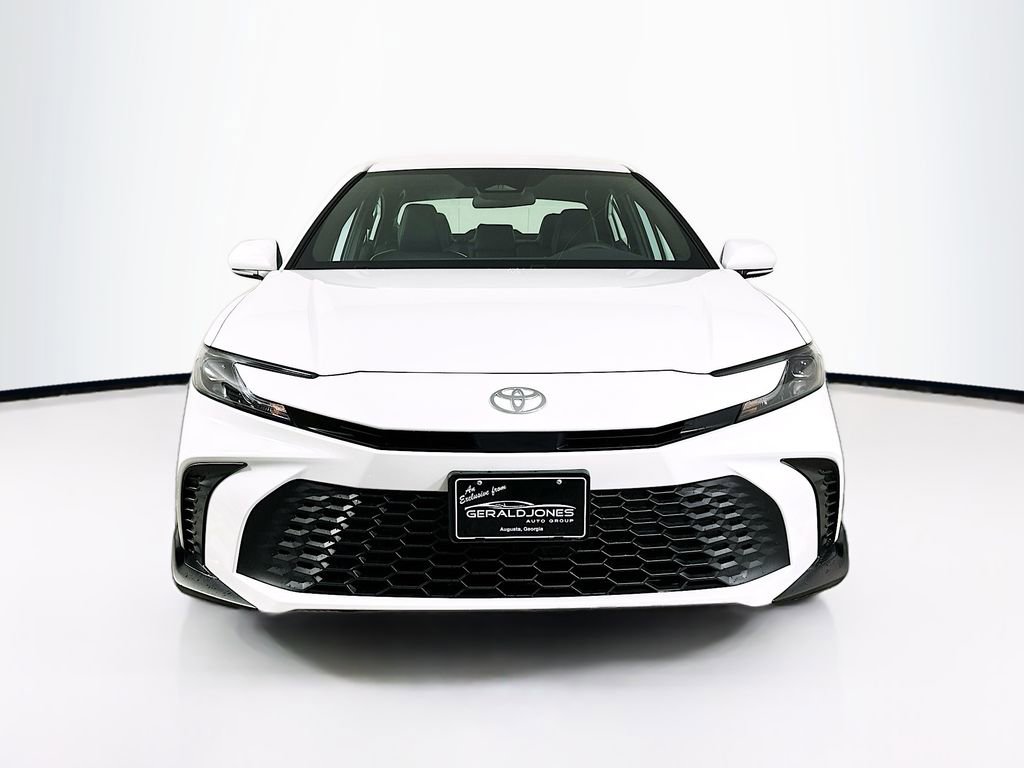 Used 2026 Toyota Camry SE image 5