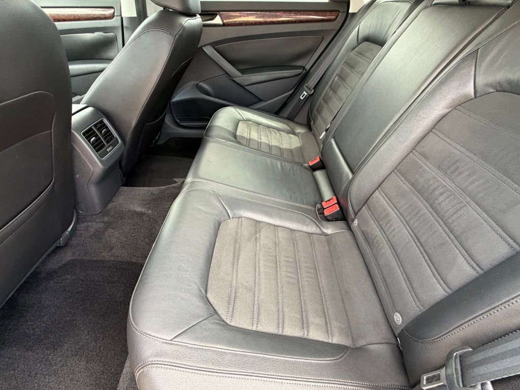 Used 2013 Volkswagen Passat TDI SEL Premium image 14