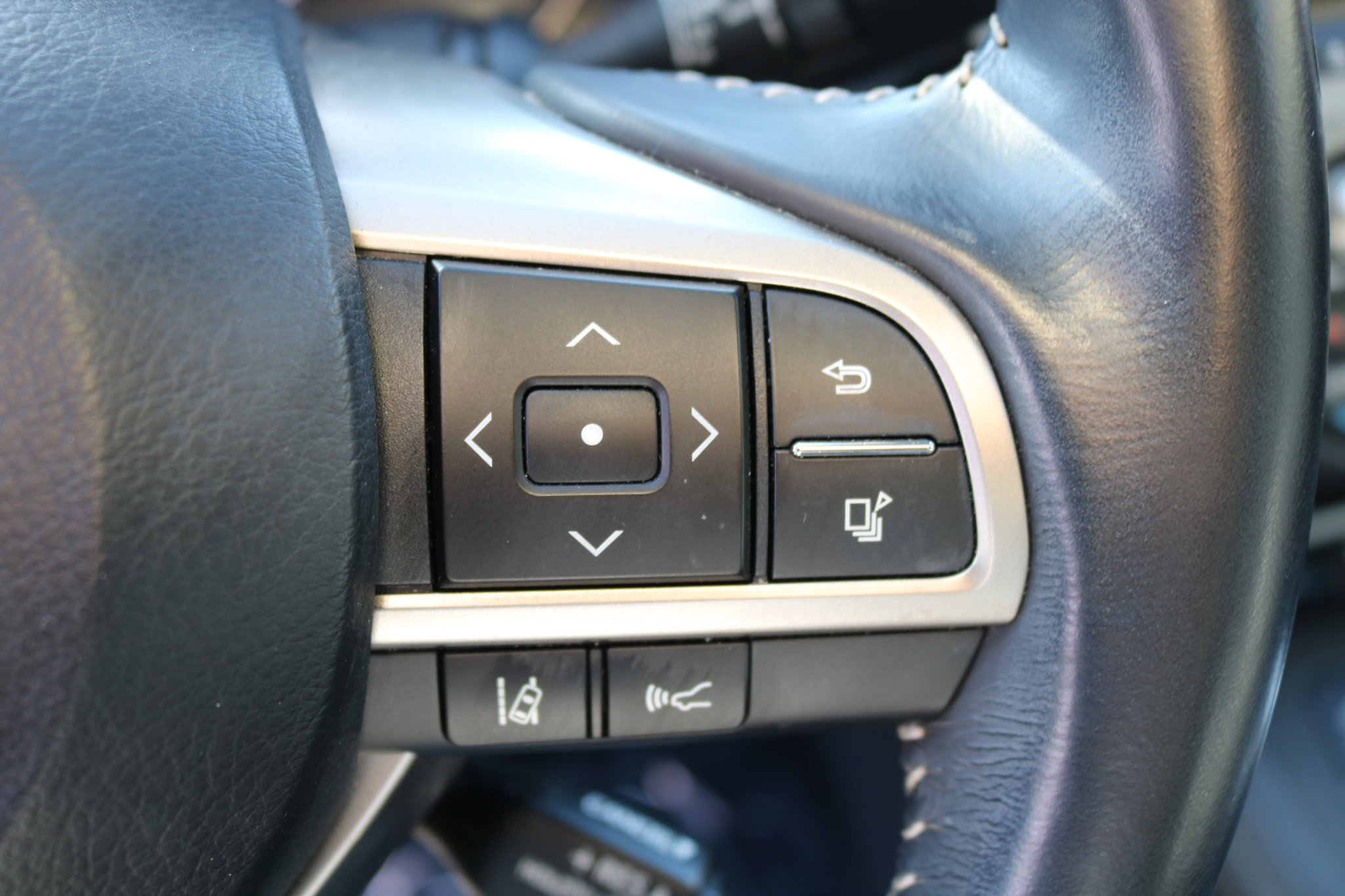 Used 2016 Lexus ES 350 w/ Luxury Package w/Wood Trim image 20