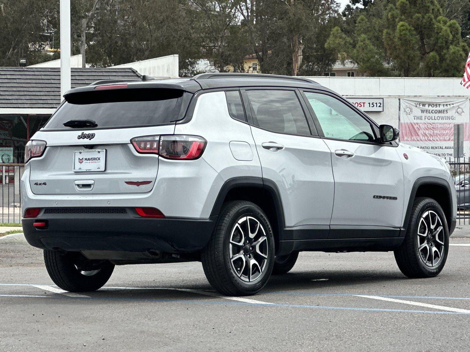 Used 2024 Jeep Compass Trailhawk AWD/4WD image 5
