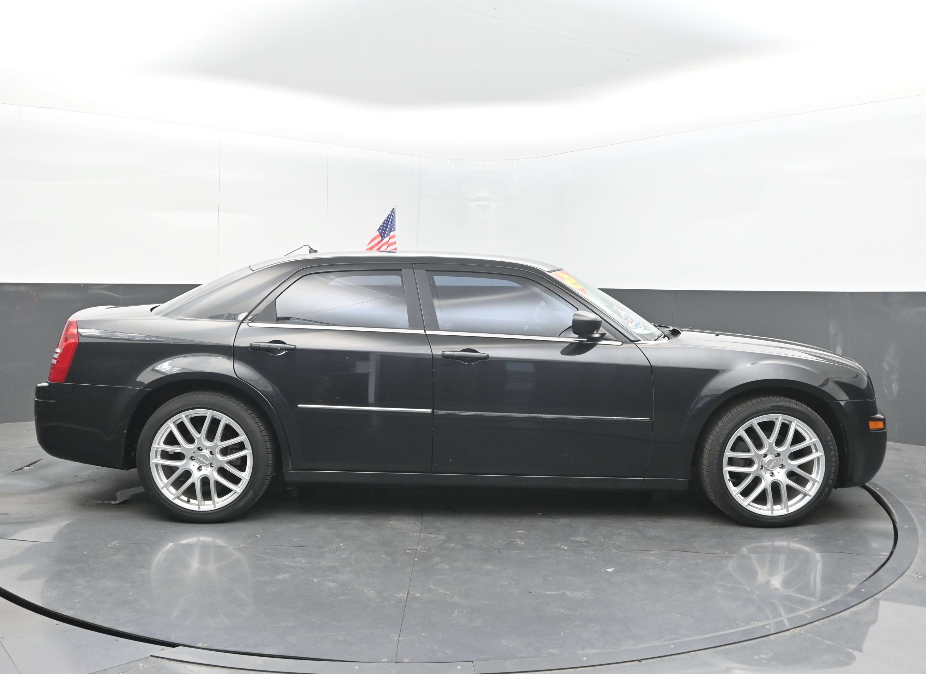Used 2008 Chrysler 300 LX RWD image 10