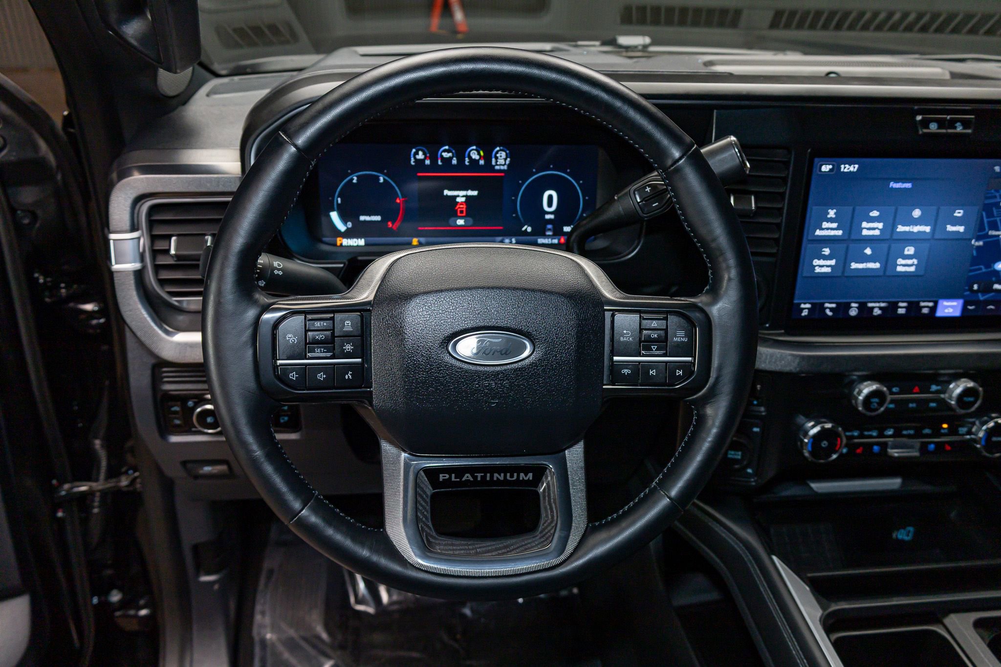 Used 2025 Ford F450 Platinum w/ FX4 Off-Road Package image 18