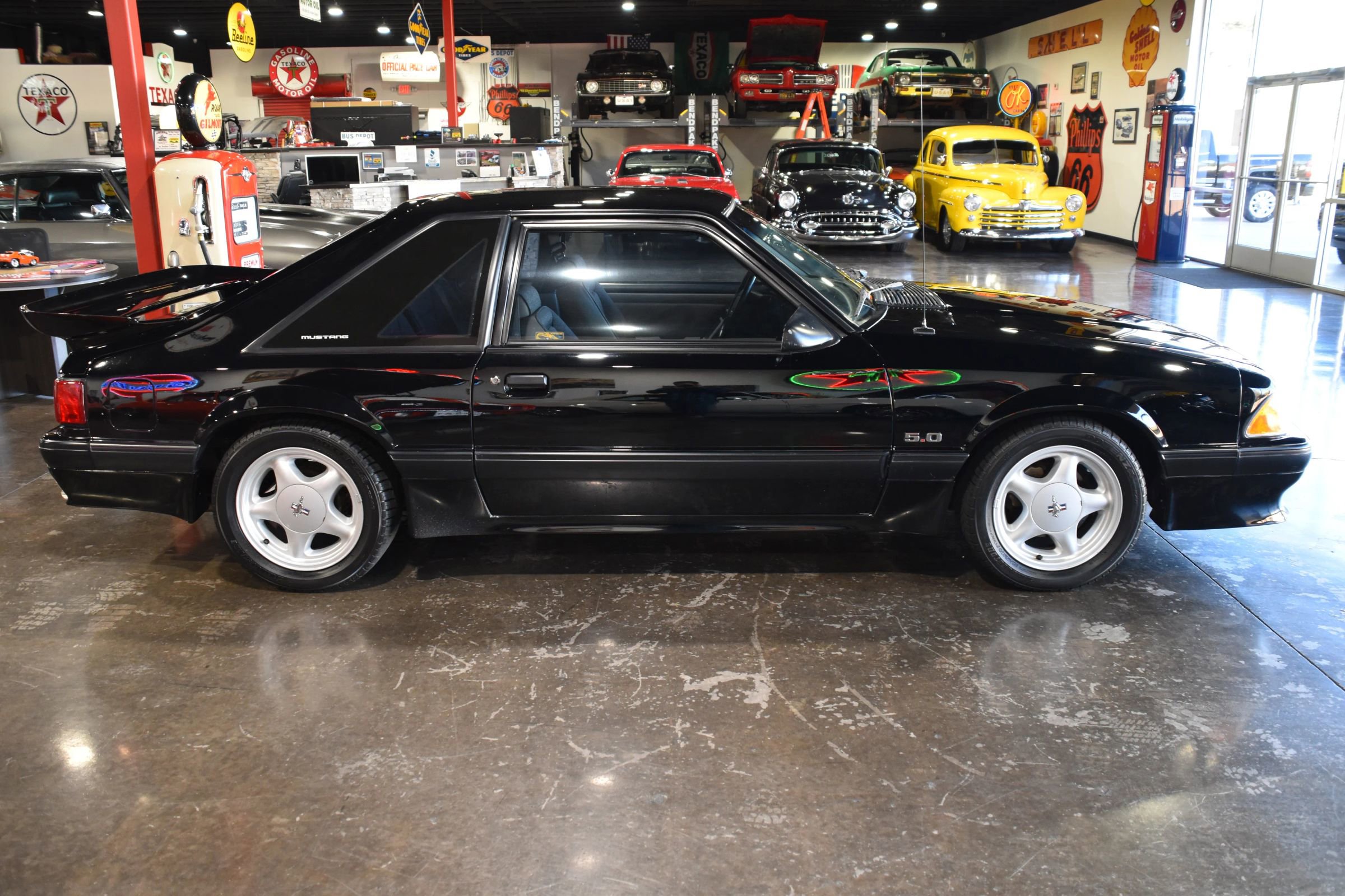 Used 1991 Ford Mustang LX RWD image 9