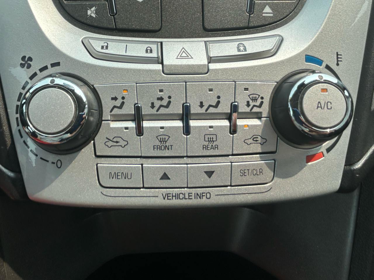 Used 2015 Chevrolet Equinox LT w/ Driver Convenience Package FWD image 27