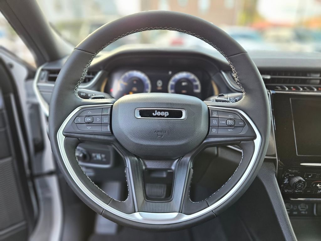 New 2025 Jeep Grand Cherokee Altitude image 25