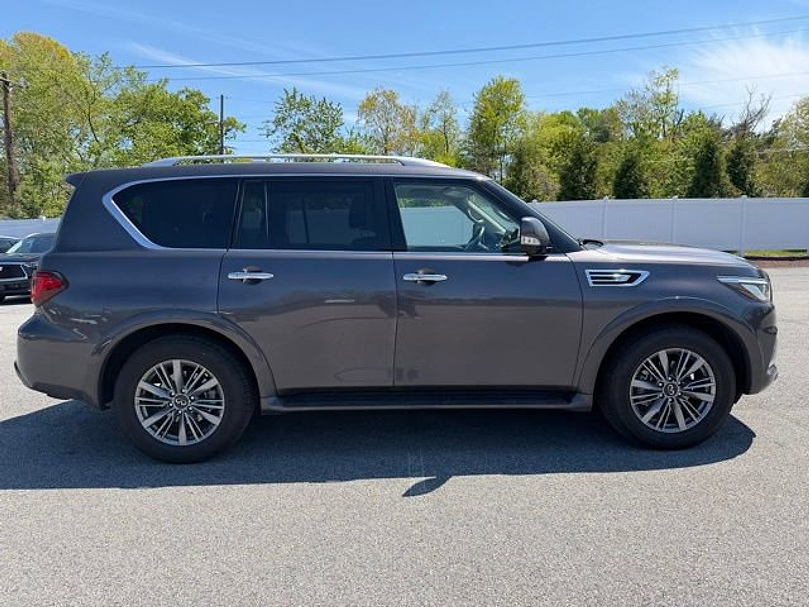 Used 2023 INFINITI QX80 Luxe w/ Cargo Package AWD/4WD image 8