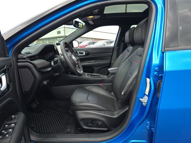 Used 2024 Jeep Compass Trailhawk w/ Trailhawk Elite Group AWD/4WD image 13