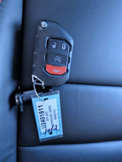 Used 2024 Jeep Wrangler Rubicon w/ Technology Group AWD/4WD image 27