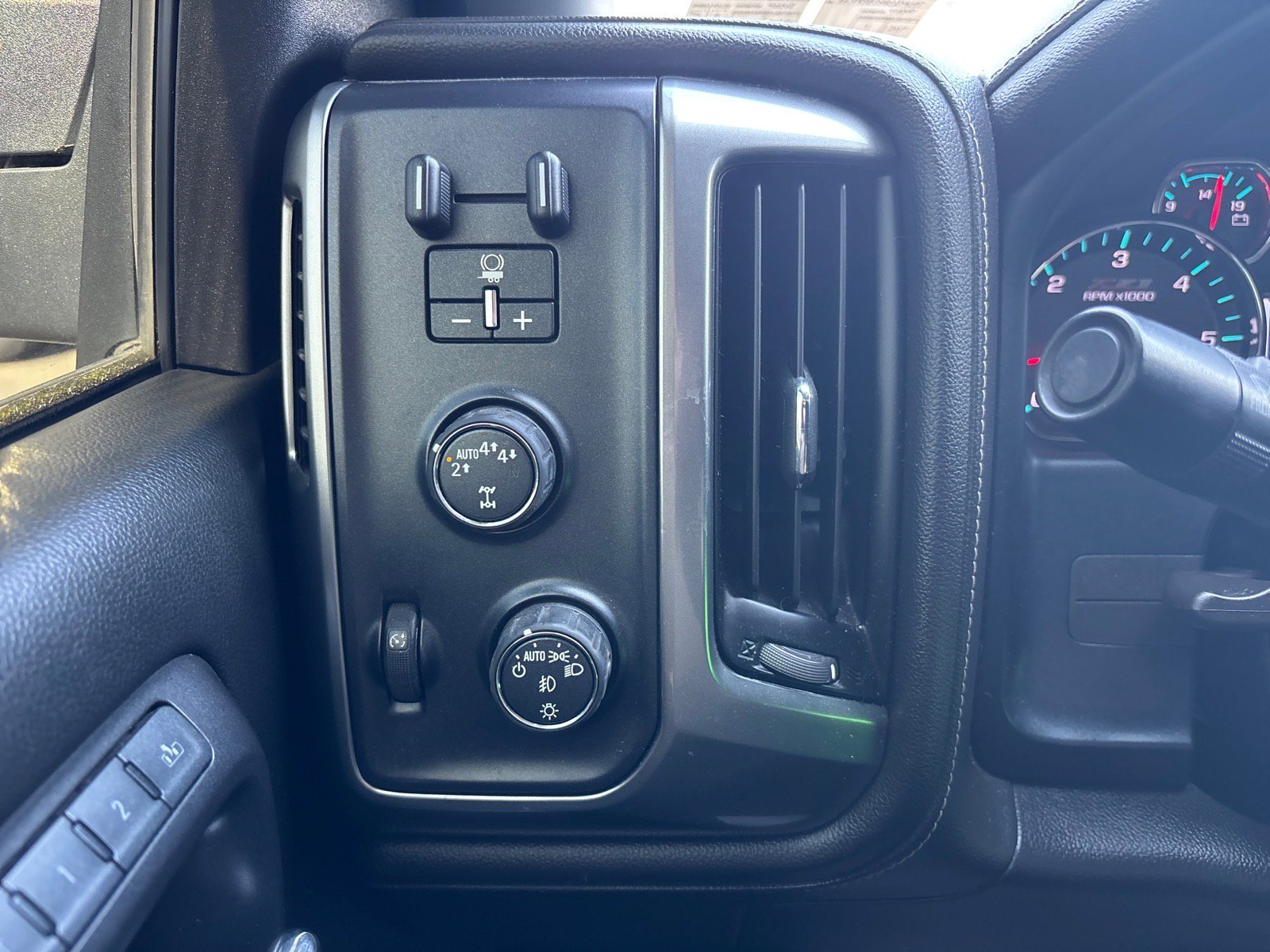 Used 2017 Chevrolet Silverado 1500 LTZ Z71 w/ LTZ Plus Package image 25