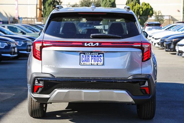 New 2026 Kia Seltos S FWD image 8