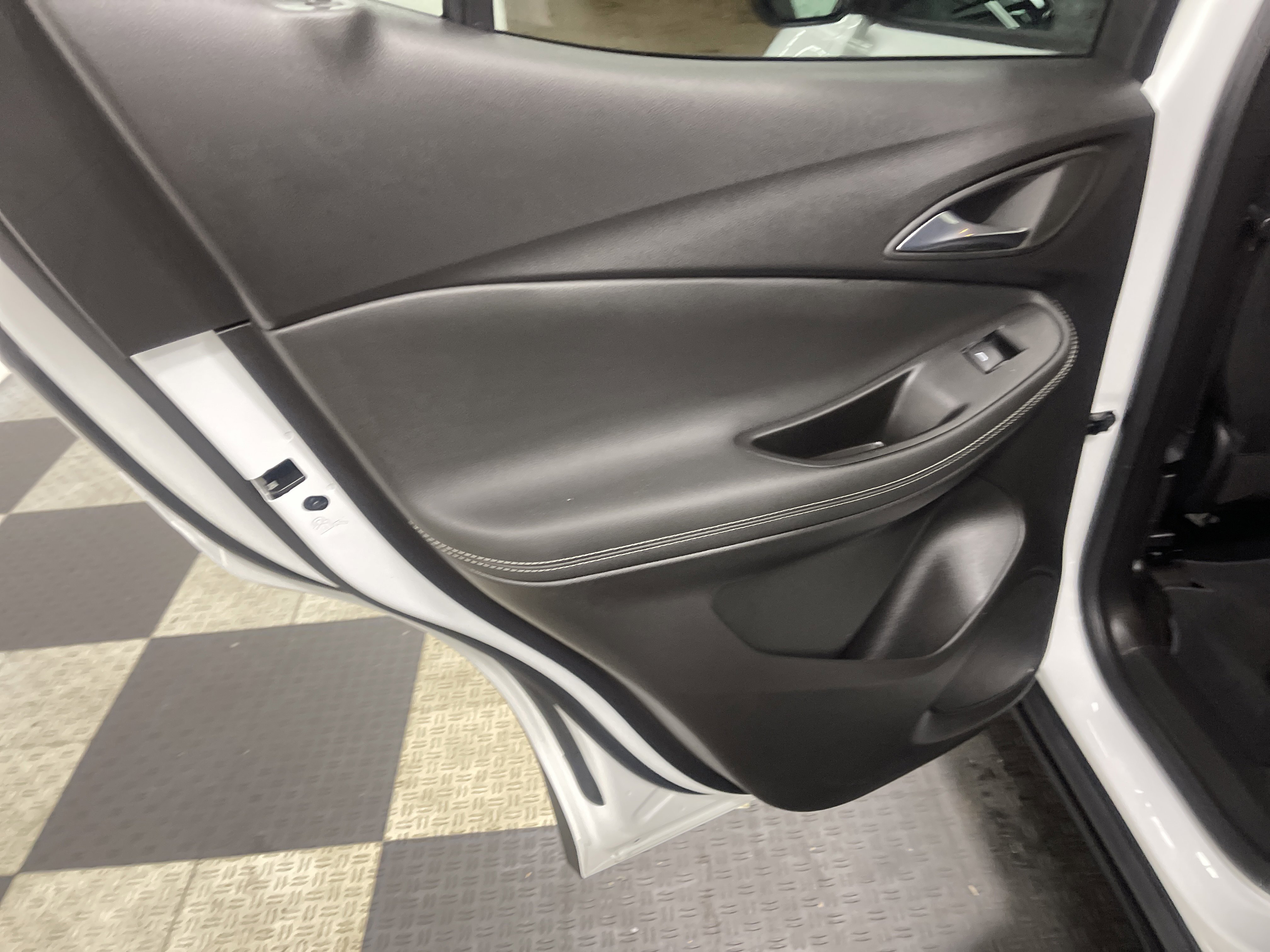 Used 2023 Buick Encore GX Preferred w/ Cold Weather Comfort Package FWD image 15