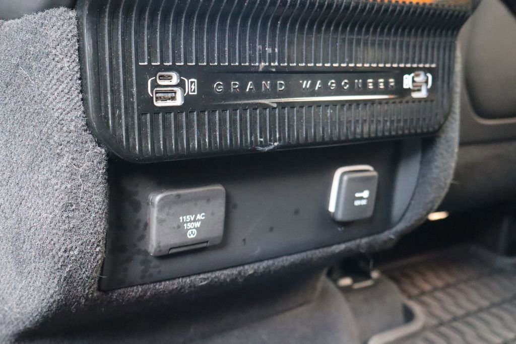 Used 2022 Jeep Grand Wagoneer Series III w/ Rear Seat Video Group 1 AWD/4WD image 30
