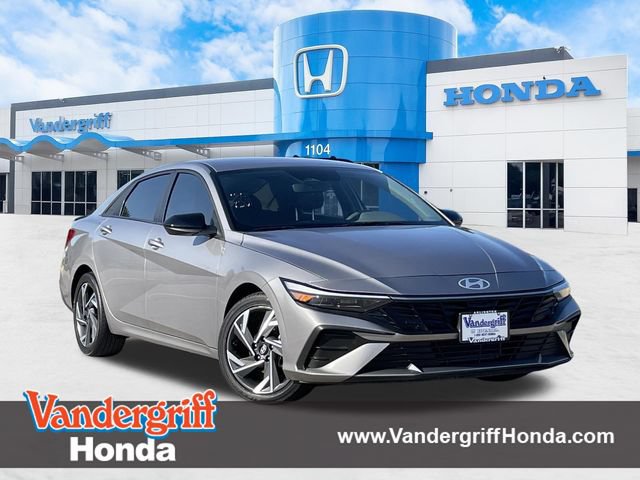 Used 2025 Hyundai Elantra Sport FWD image 1